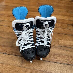 Bauer XLP Youth Hockey Ice Skates Black with Blue Size Y8